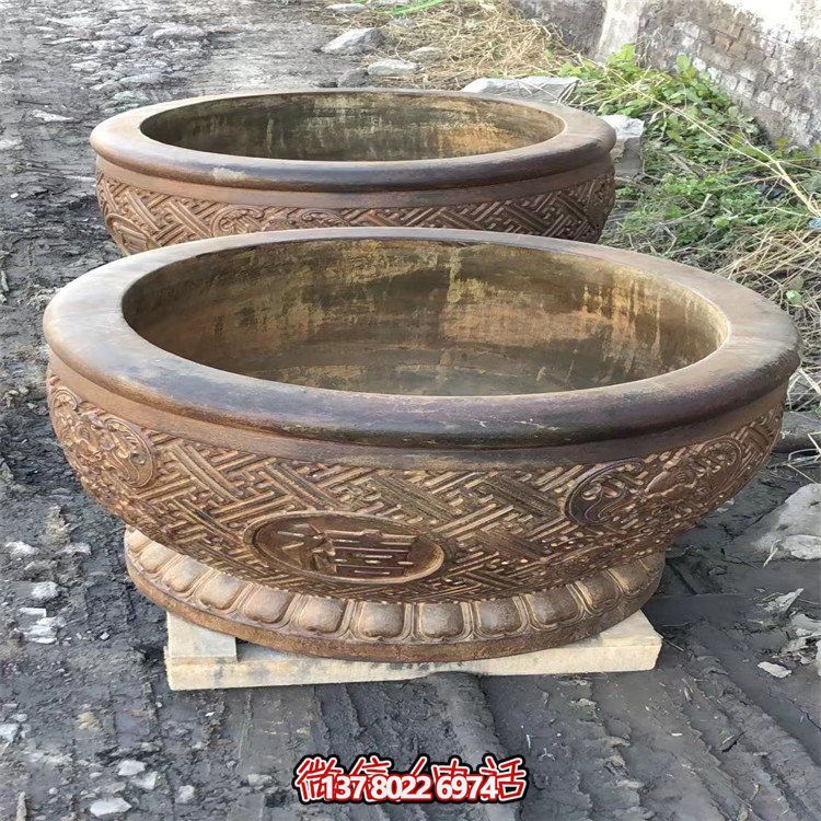 古典庭院魚缸，享受傳統文化的視覺盛宴