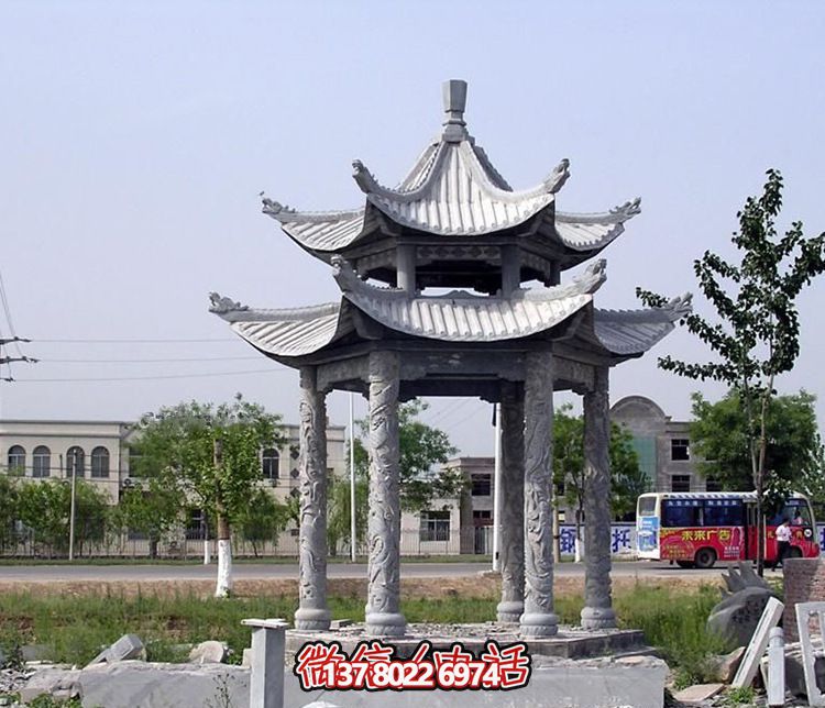 精美古建筑雕塑雙層涼亭，為公園廣場注入古典風情