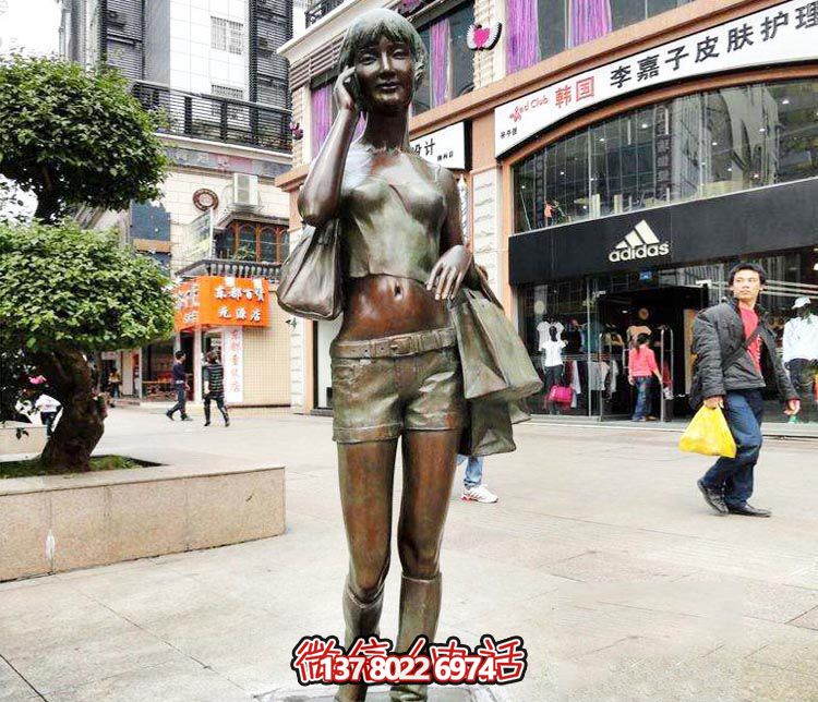 精美銅雕女孩雕塑——帶你暢游街頭，體驗夢幻快樂時光