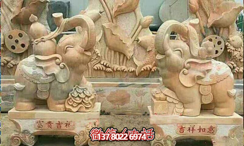 景區精美黃蠟石雕大象雕塑，精致優雅