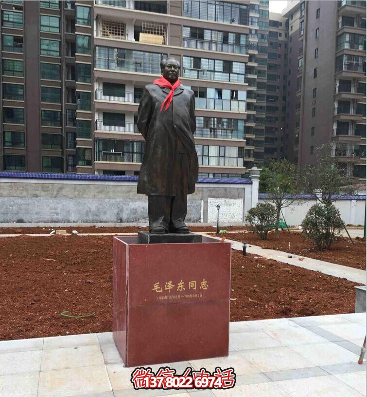 偉大領袖毛澤東仿銅雕塑，裝點小區玻璃鋼玻璃