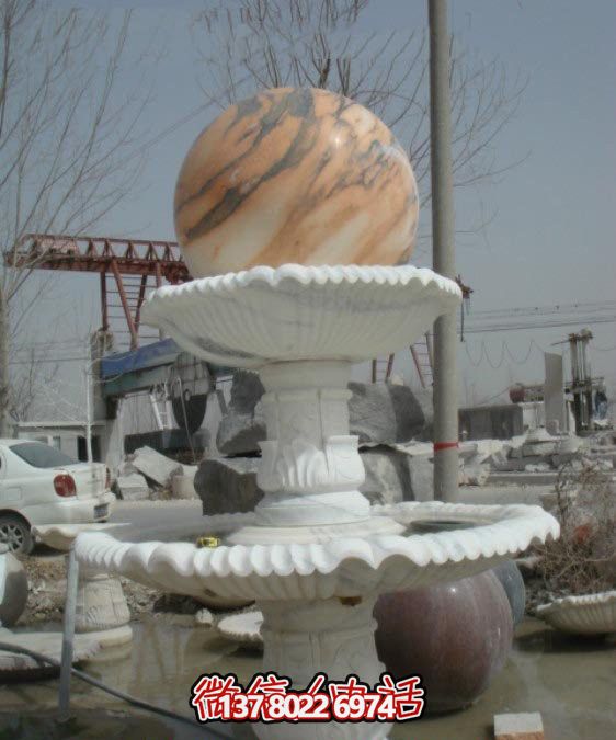 公園完美融合大理石、風水球、噴泉和雕塑的美景